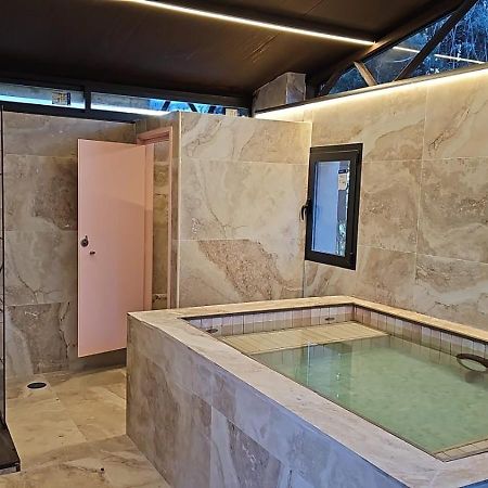 Hearts & Ponies Apartamentos Con Piscinas Privadas Cerca De La Warner Chinchón Εξωτερικό φωτογραφία